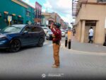 Elementos de Seguridad de Matamoros coordinan flujo vehicular en la calle Sexta por concierto gratuito de Amanda Miguel