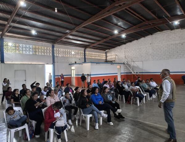 Capacita Turismo en Manejo de Alimentos, Atención al…