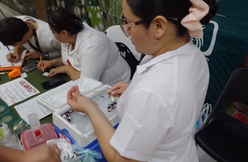 Instala IMSS módulo de vacunación en la presidencia…